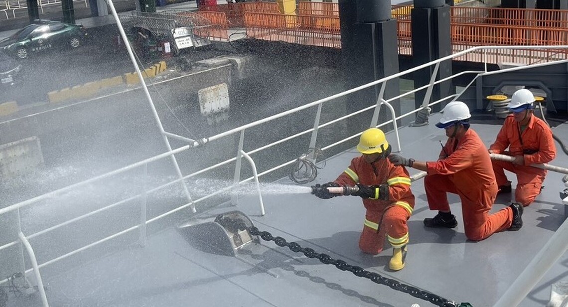 航港局為提升航行安全  辦理布袋至澎湖航線開航前「客船緊急應變演練」