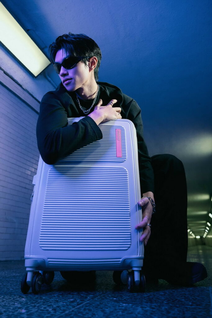 American Tourister MAXIVO帶你同步駕馭