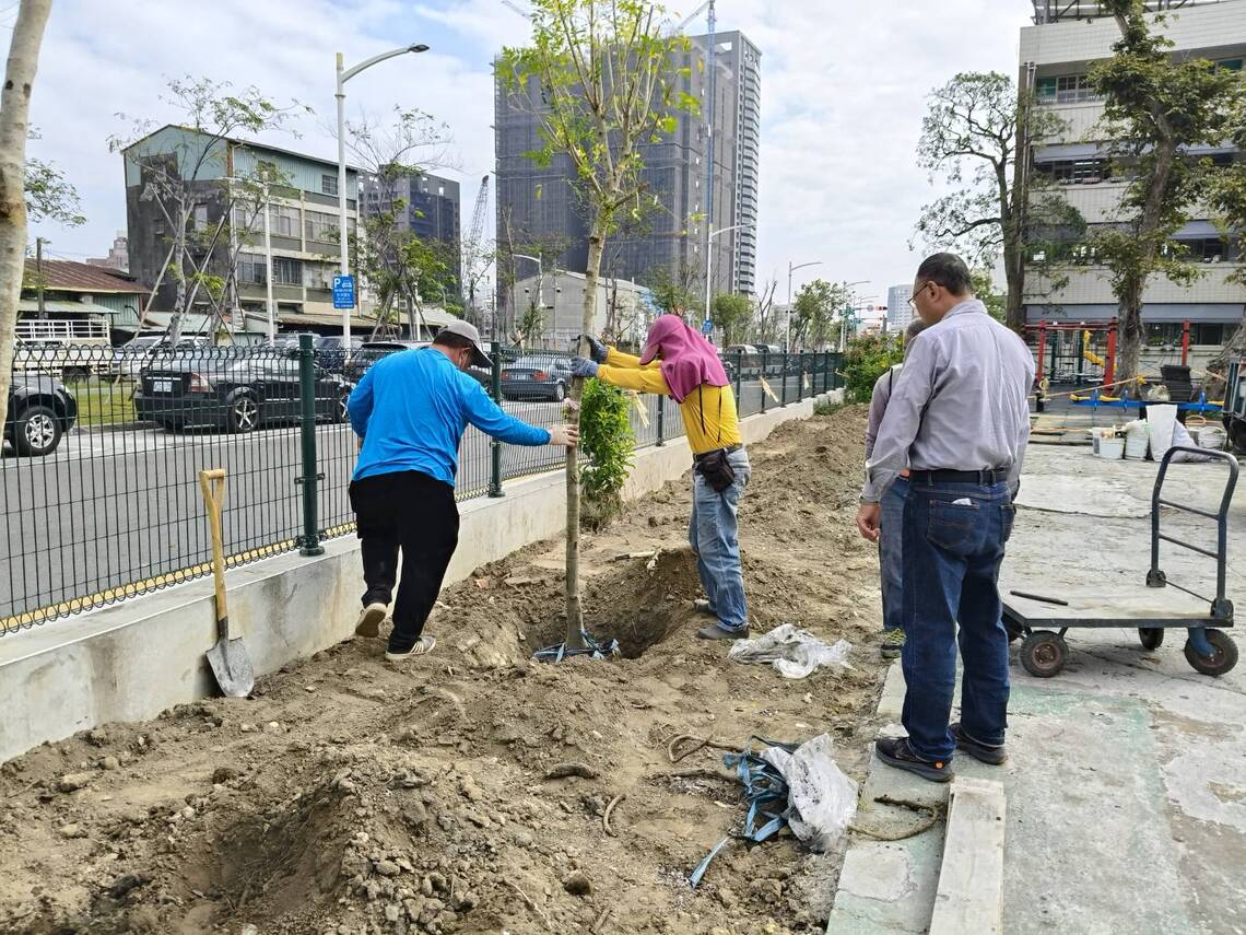 今年的植樹節,我們把它種回來! 企業攜手學校植樹 共築綠色永續未來