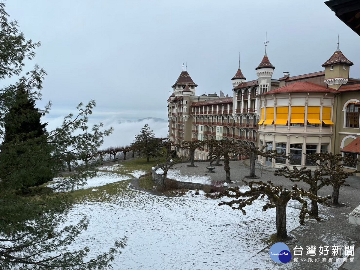 Cesar Ritz 凱薩里茲飯店管理大學(Cesar Ritz Colleges Switzerland)校舍更是以提供皇室度假的避暑勝地 Caux Palace 全新改裝而成。(暨大提供)