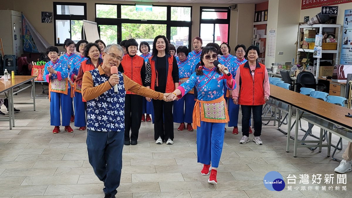 不老志工唱跳社區！（圖/記者吳素珍翻攝）
