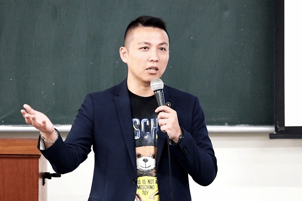 白色情人節變職場告白日 陳偉杰推「職場實用貼圖」助順暢溝通 218 照片來源:陳偉杰臉書