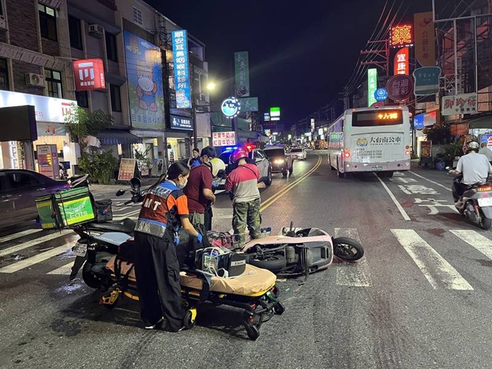 外送員特訓 灌輸防禦駕駛模擬機車打滑正確煞車 192 cnews204250314a17