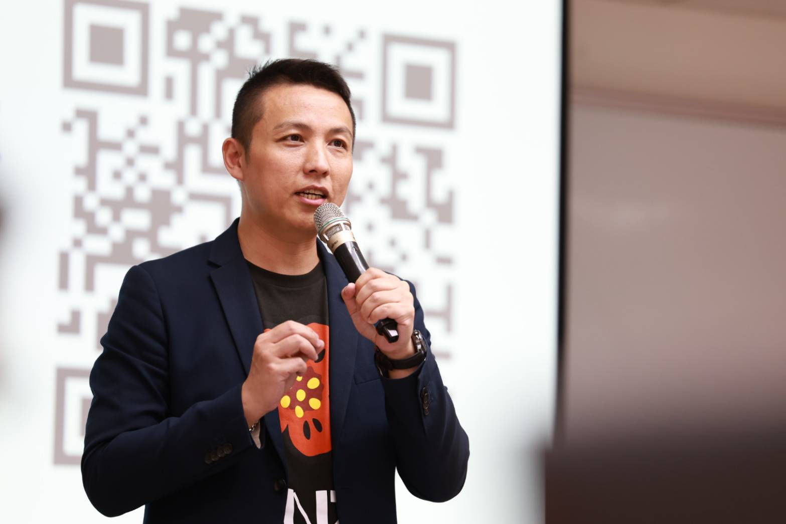 提升職場溝通效率 陳偉杰推出吸睛LINE貼圖 - https://www.watchmedia01.com