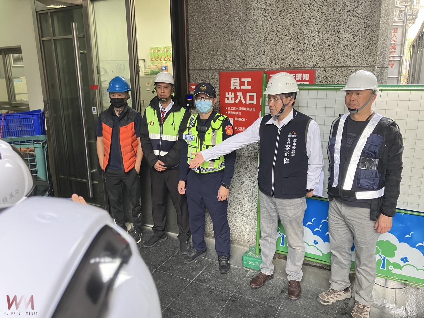 安全防護視察!新光三越專櫃及物流人員取貨 中市都發局:確保人員進出安全 - https://www.watchmedia01.com