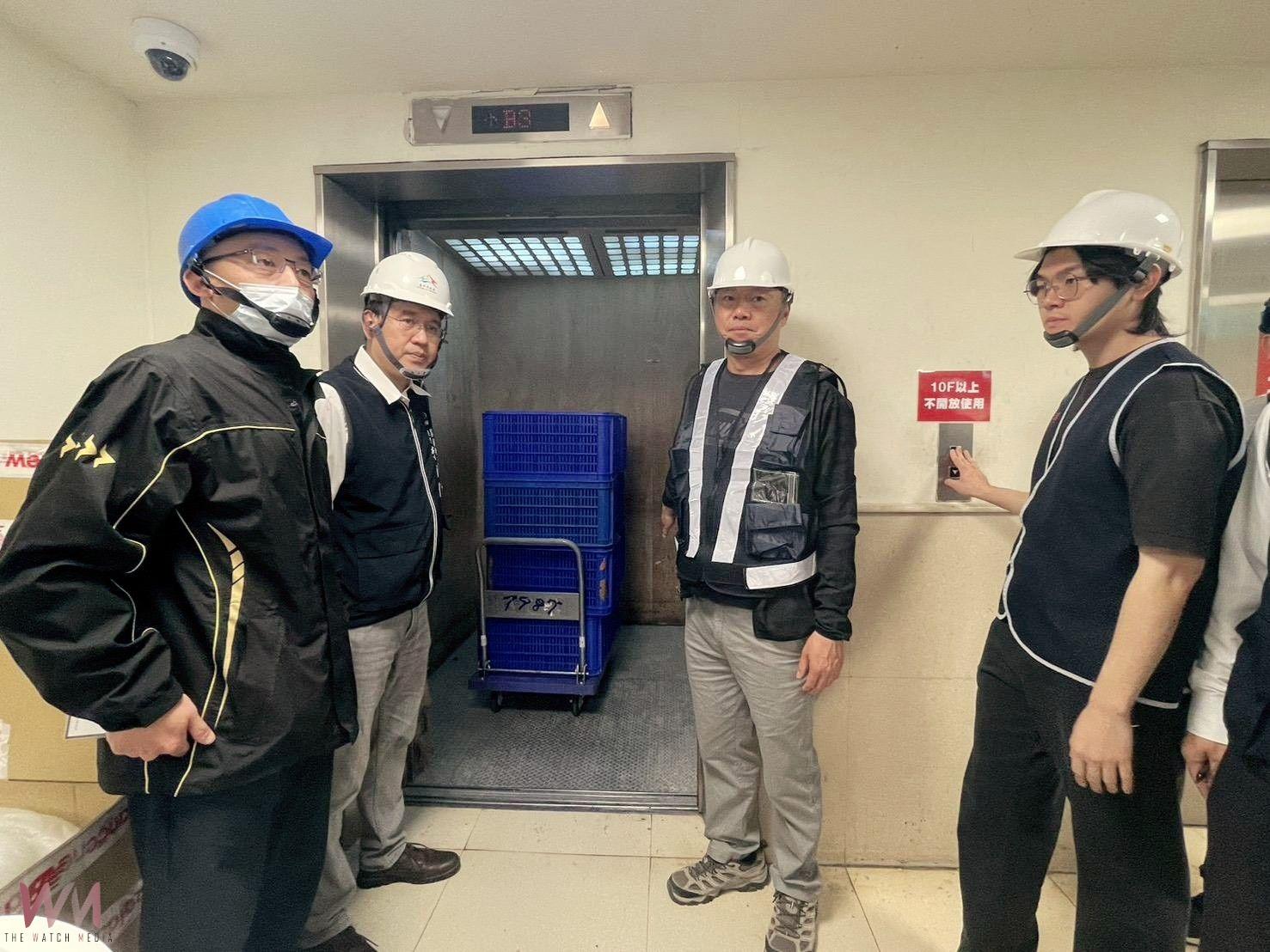 安全防護視察!新光三越專櫃及物流人員取貨 中市都發局:確保人員進出安全 - https://www.watchmedia01.com