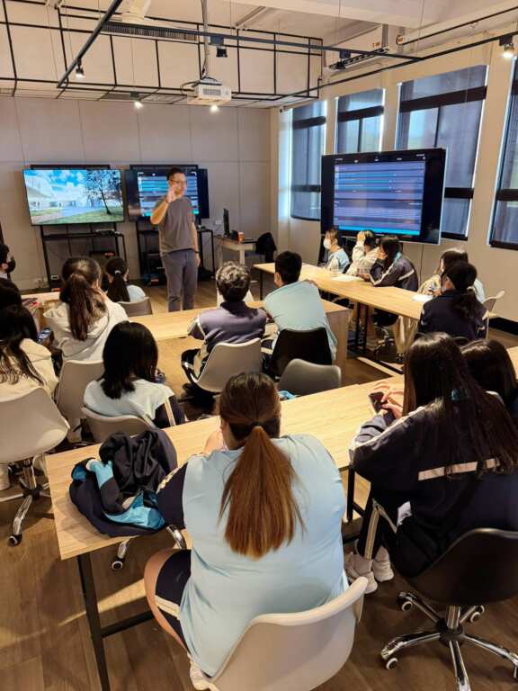 ▲大葉大學空設系劉凱群老師介紹AI在建築與室內設計的應用。（大葉大學提供）