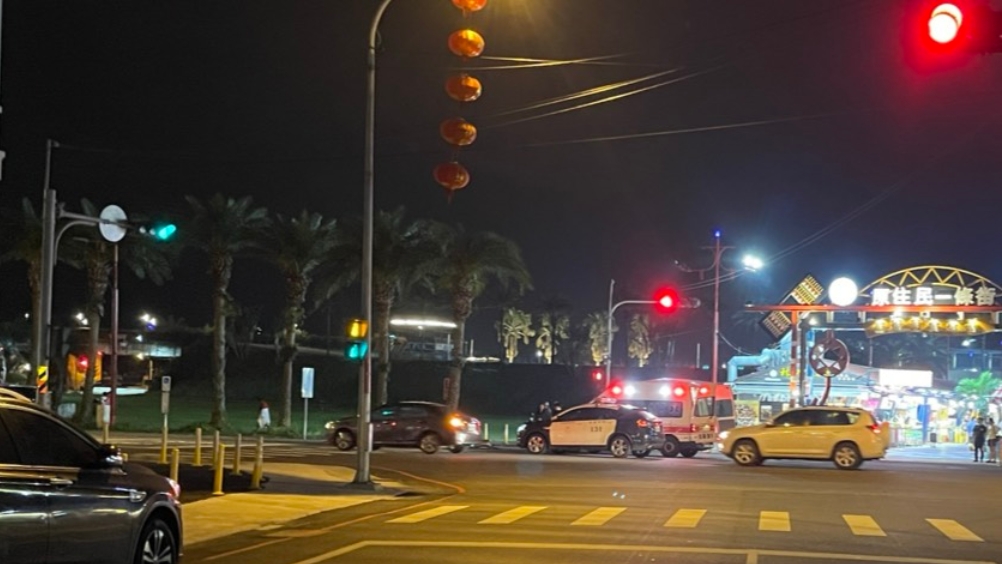 轉彎汽車不慎碰撞行人幸無大礙  花警籲減速慢行謹慎駕駛