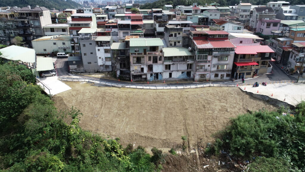 0403地震新店安泰路60巷下邊坡坍方　 搶災工程完工通車