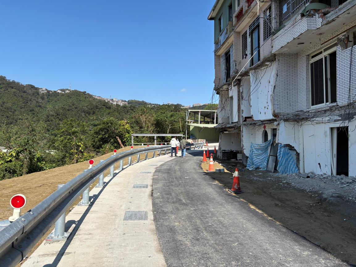 0403地震新店安泰路60巷下邊坡坍方　搶災工程完工已通車