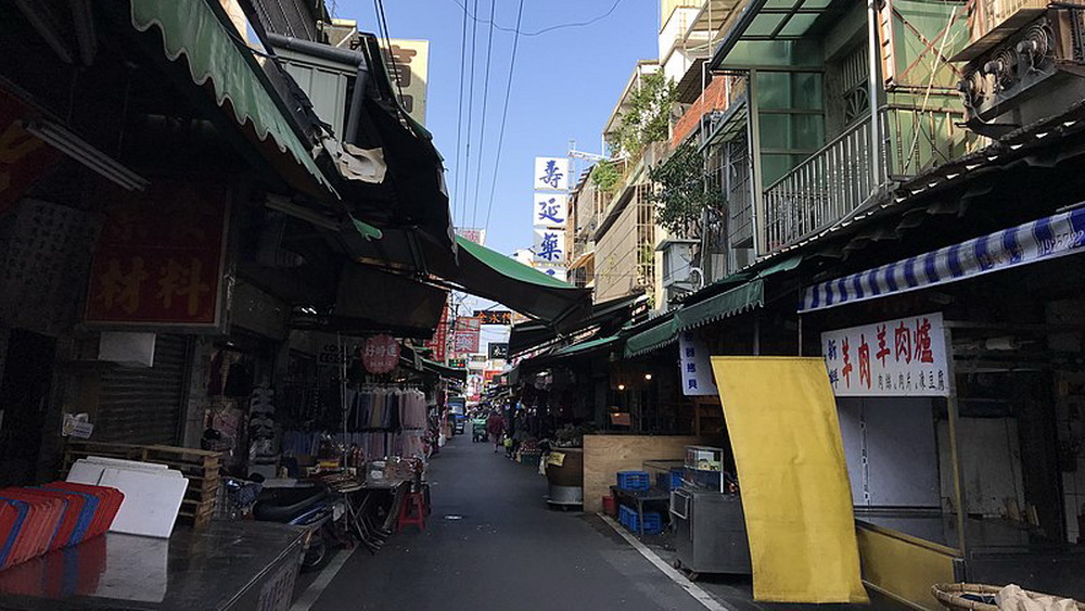 桃園整顿忠貞市場髒亂 強力拆違建提升居住環境品質 - https://www.watchmedia01.com