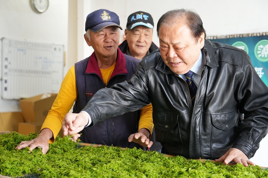 陳光復推廣澎湖野生海菜 肯定業者用心行銷國際