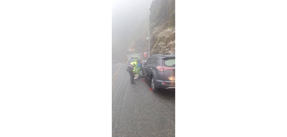 合歡山突降三月雪民眾措手不及 仁愛警分局即刻救援