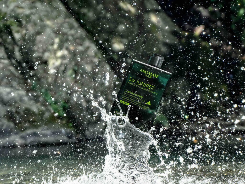 解決頭皮問題專家AROMASE艾瑪絲,全新推出植萃無藥速屑洗髮精。