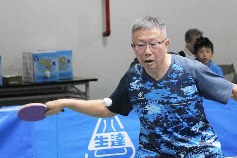 「柯文哲」現身羊肉湯攤? 網友驚呼:阿伯越獄喔 212 照片來源:生達藥廠