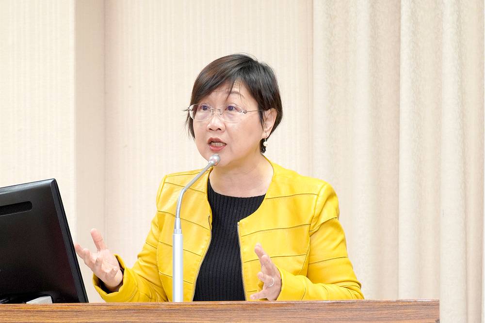 羅美玲點名部分產學專班有剝削 徐佳青允讓不適任學校退場 210 羅美玲點名部分產學專班有剝削 徐佳青允讓不適任學校退場 209