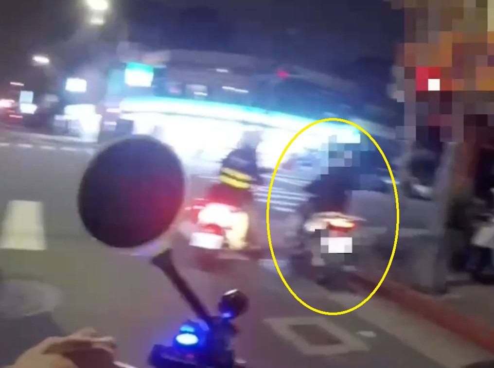 改裝機車耍帥 32歲男引起巡邏員警注意查獲K毒 207 cnews204250317a10