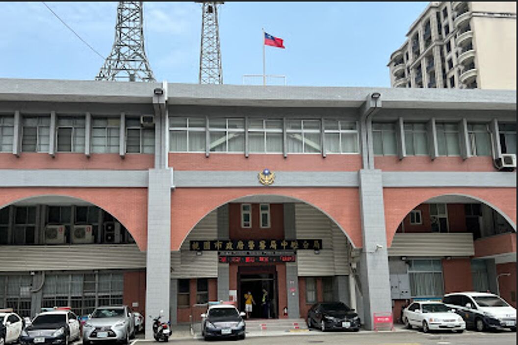中壢警抖音喊「我是中國人我愛祖國」 分局長怒:若違法絕不寬貸 208 中壢警抖音喊「我是中國人我愛祖國」 分局長怒:若違法絕不寬貸 207