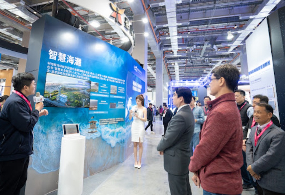 2025智慧城市展AI科技亮相 黃偉哲領航台南城市韌性升級 196 248250318a08