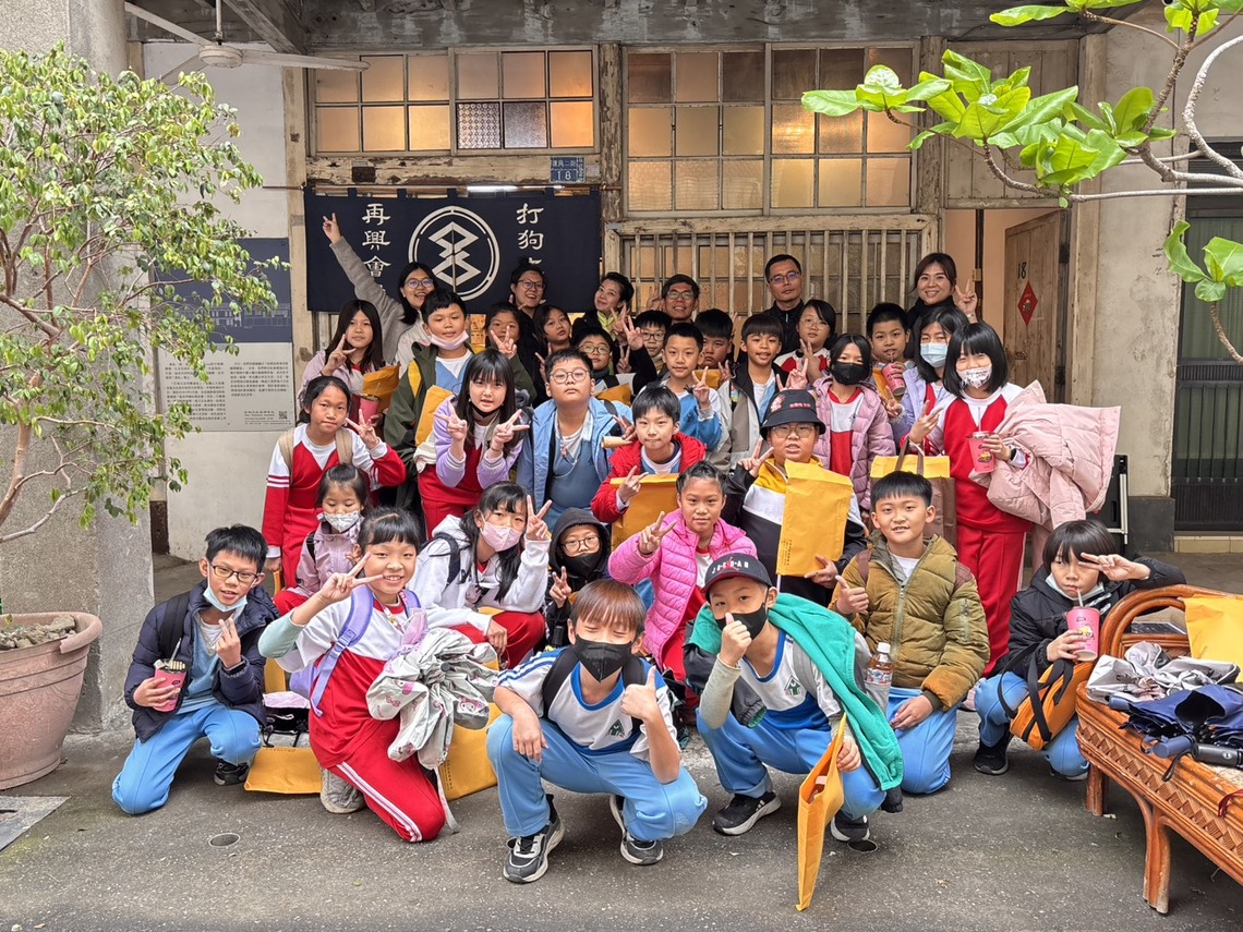 漾新聞 | 林園國小走讀哈瑪星 學童創意繪畫發掘地方之美