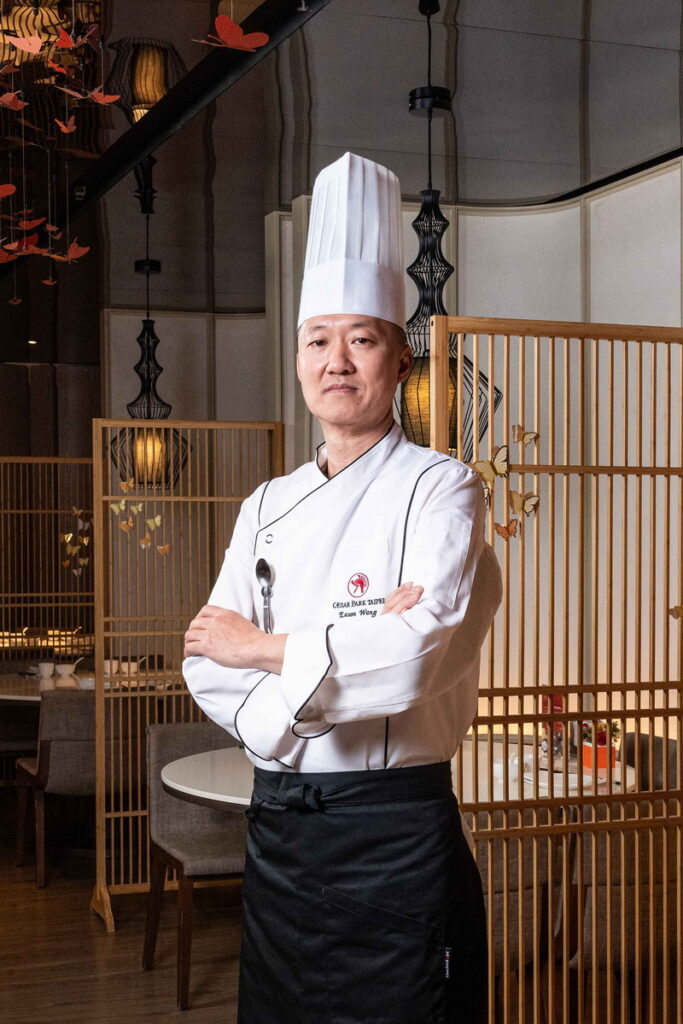 以廣東粵菜為基底的王裕賢主廚,喜愛鑽研手工菜,重視食材新鮮度及烹煮細節,配合黃金比例的靈魂醬汁,為整道菜的首要關鍵。圖 / 板橋凱撒大飯店提供