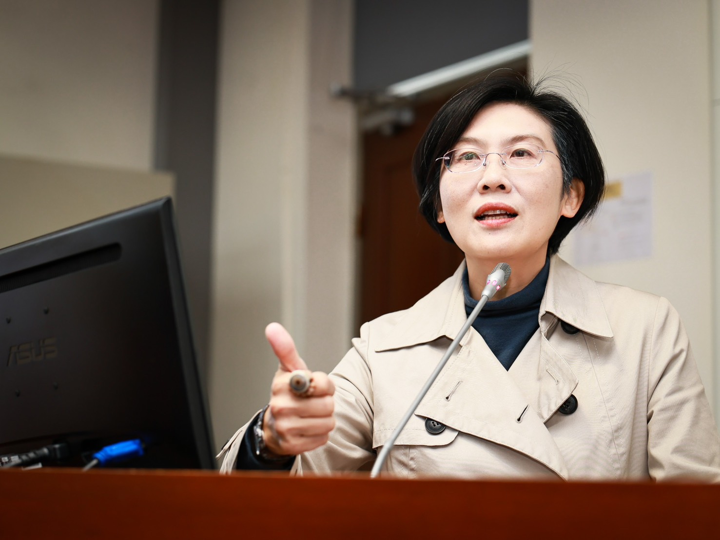 林岱樺主張,國發基金投資方向應以高雄為示範場域,協助產業導入AI及綠色科技,開拓高附加價值市場。(圖\林岱樺國會辦公室)