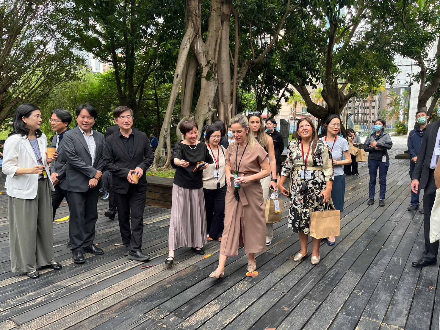 松山文創園區推出「學生國際大使計畫」 邀請國際學生成為文化導覽專家 262 松山文創園區推出「學生國際大使計畫」 邀請國際學生成為文化導覽專家 261