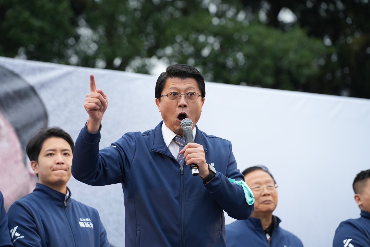 檢調搜藍營台南黨部 謝龍介宣布擴大罷免表抗議 240 檢調搜藍營台南黨部 謝龍介宣布擴大罷免表抗議 239