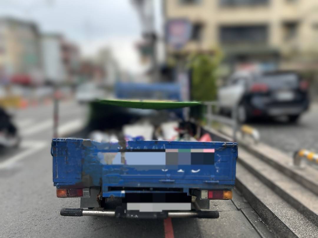 裝潢師傅開貨車跨區棄置事業廢棄物　被警方查獲依法處理 - https://www.watchmedia01.com