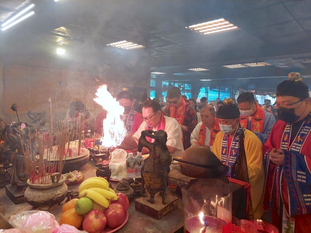新世代瘋封神文化 陽明山姜太公道場吸引年輕人參拜 208 cnews124250321a01