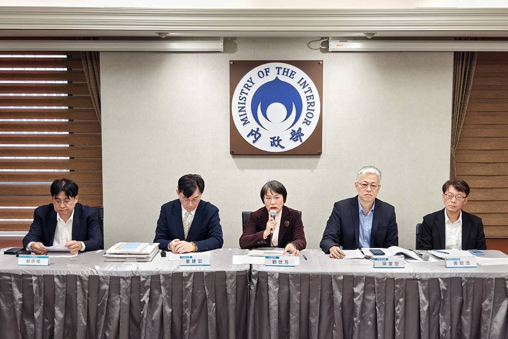 廖偉翔欲爭取經費改善校園人行空間 劉世芳:立院速排審前瞻預算 210 廖偉翔欲爭取經費改善校園人行空間 劉世芳:立院速排審前瞻預算 209