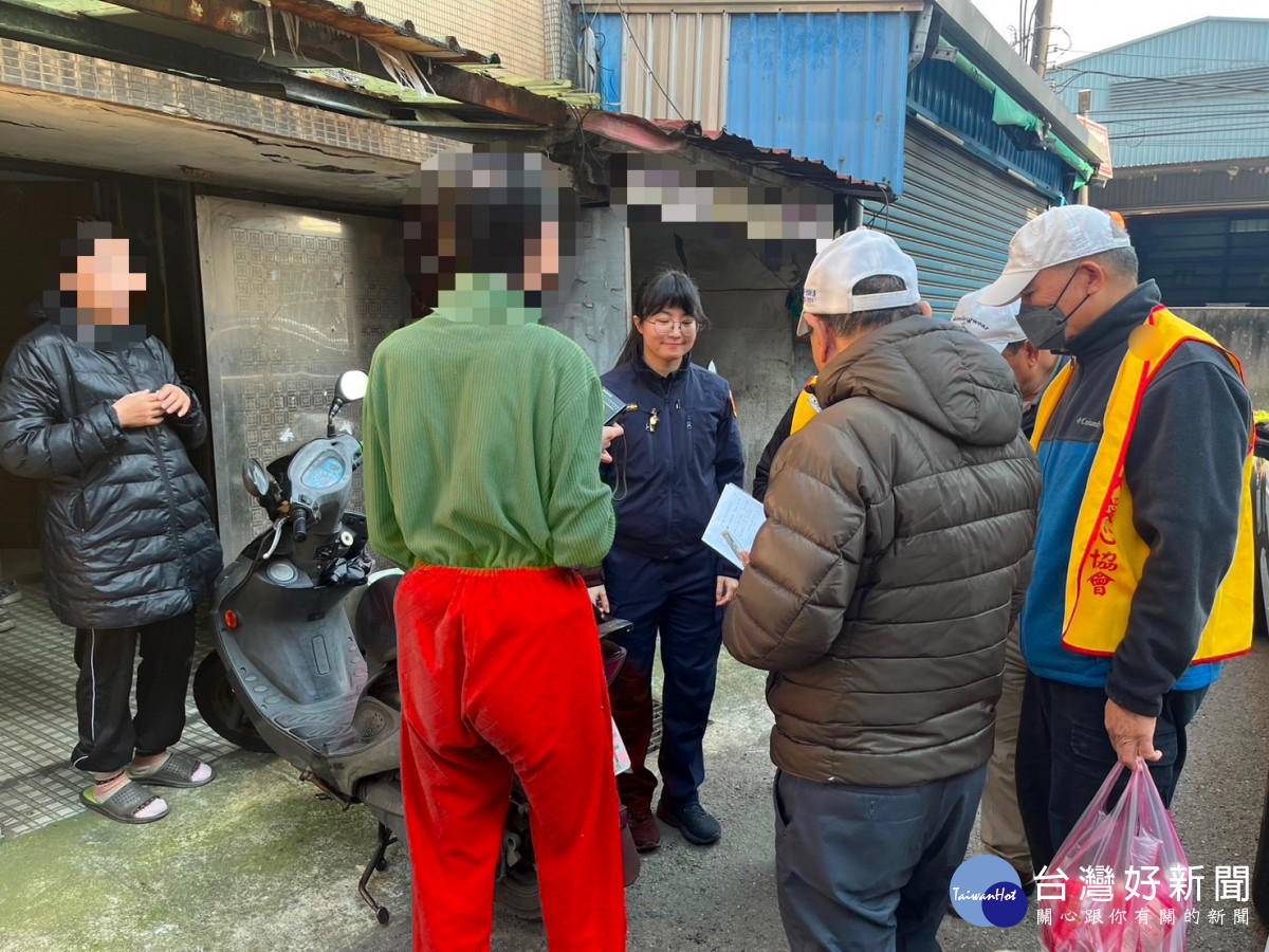 楊梅警關懷弱勢,助單親媽撫養身障兒。