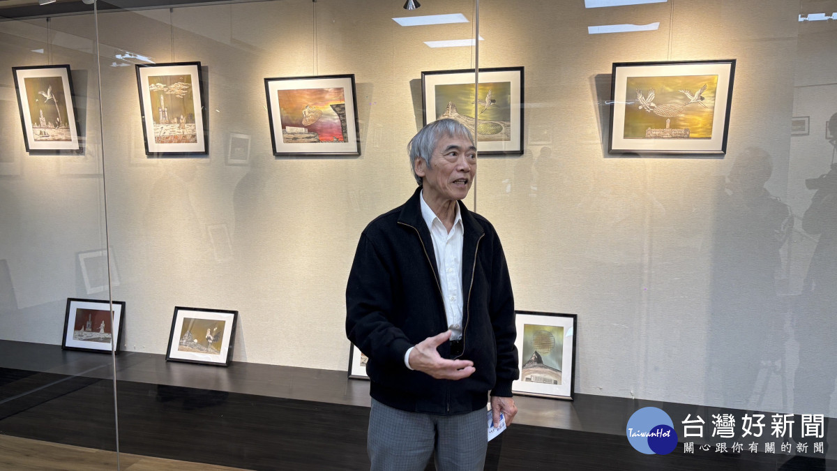 獨自研發出全程無化學汙染-「環保金屬畫」的黃建和教授。圖/記者鄧富珍翻攝