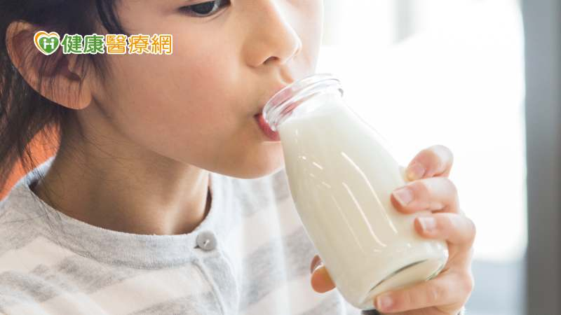 今年首例腸道出血性大腸桿菌！曾喝羊奶感染源待查　選購乳品要注意什麼？