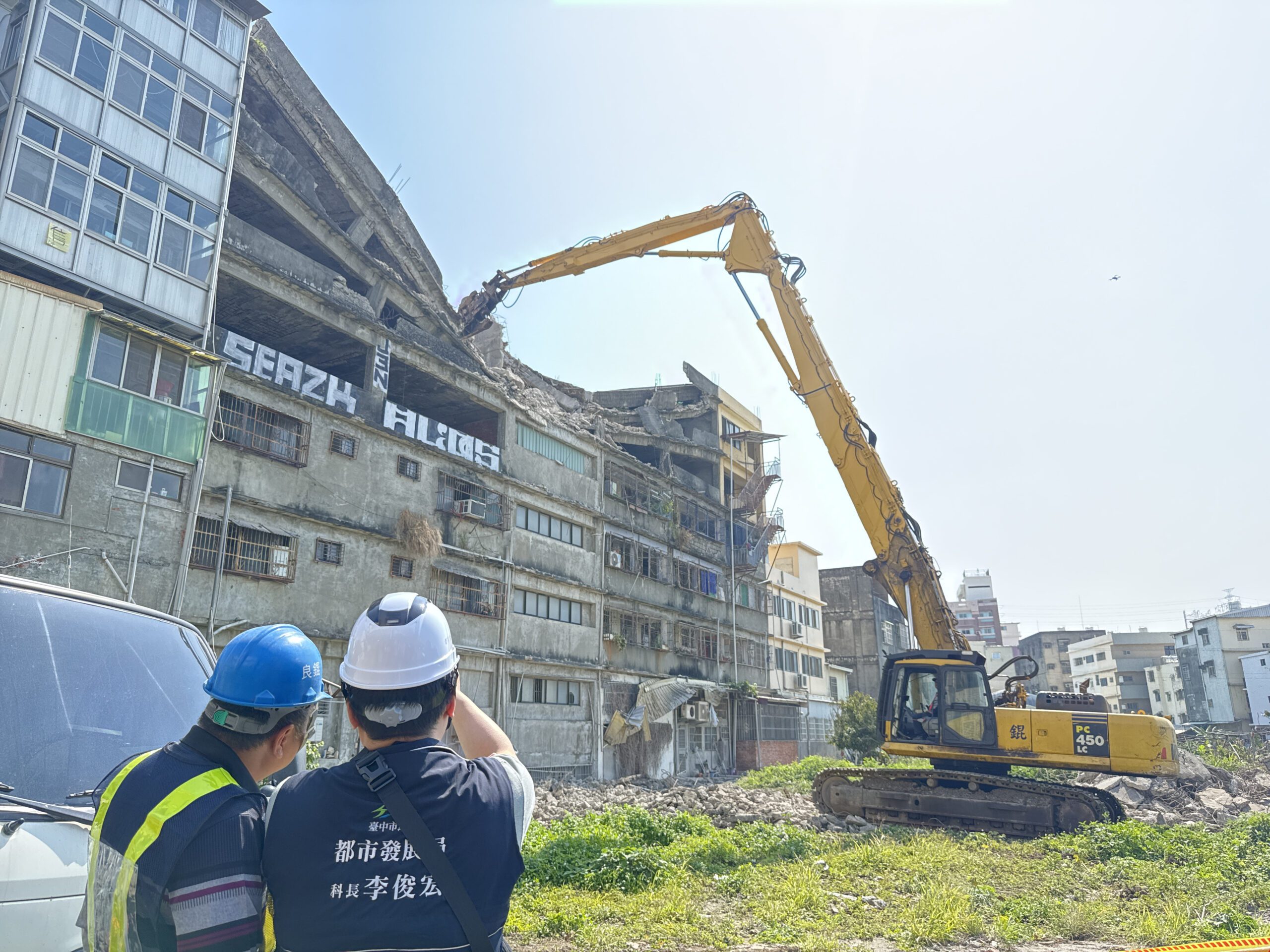 台中清水老舊大樓塌陷　都發局展開清除作業確保安全