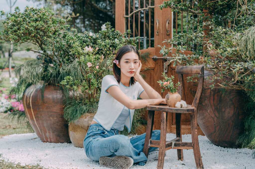 ▲民眾可置身於各作品中與展品互動，即可隨手拍出杜鵑網美照。（新北市政府農業局提供）