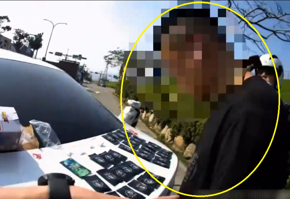 毒蟲車禍慌張惹警疑 草叢內搜出丟包喪屍煙彈送辦 245 248250323a03
