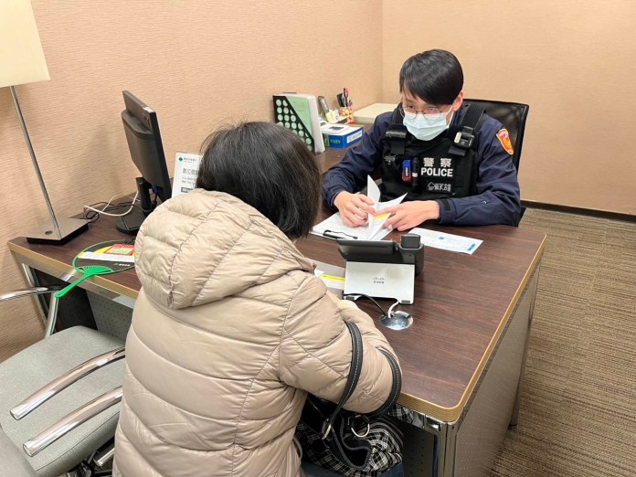 投資土地付325萬斡旋金卻拿不出契約 中壢警銀聯手阻詐 53 S 12673028 0