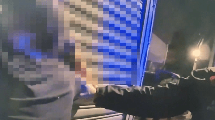 老闆、員工酒後互毆 驚動員警到場 54 5454gfg
