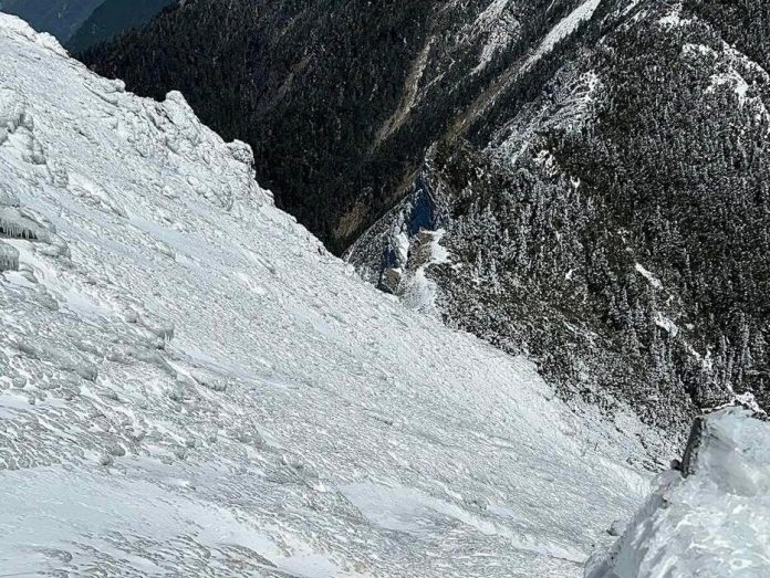 高山雪融結冰步行風險高 登山口附近發現4件事立即撤退 52 486503794 985080203809577 4191013565325151220 n e1742721243187
