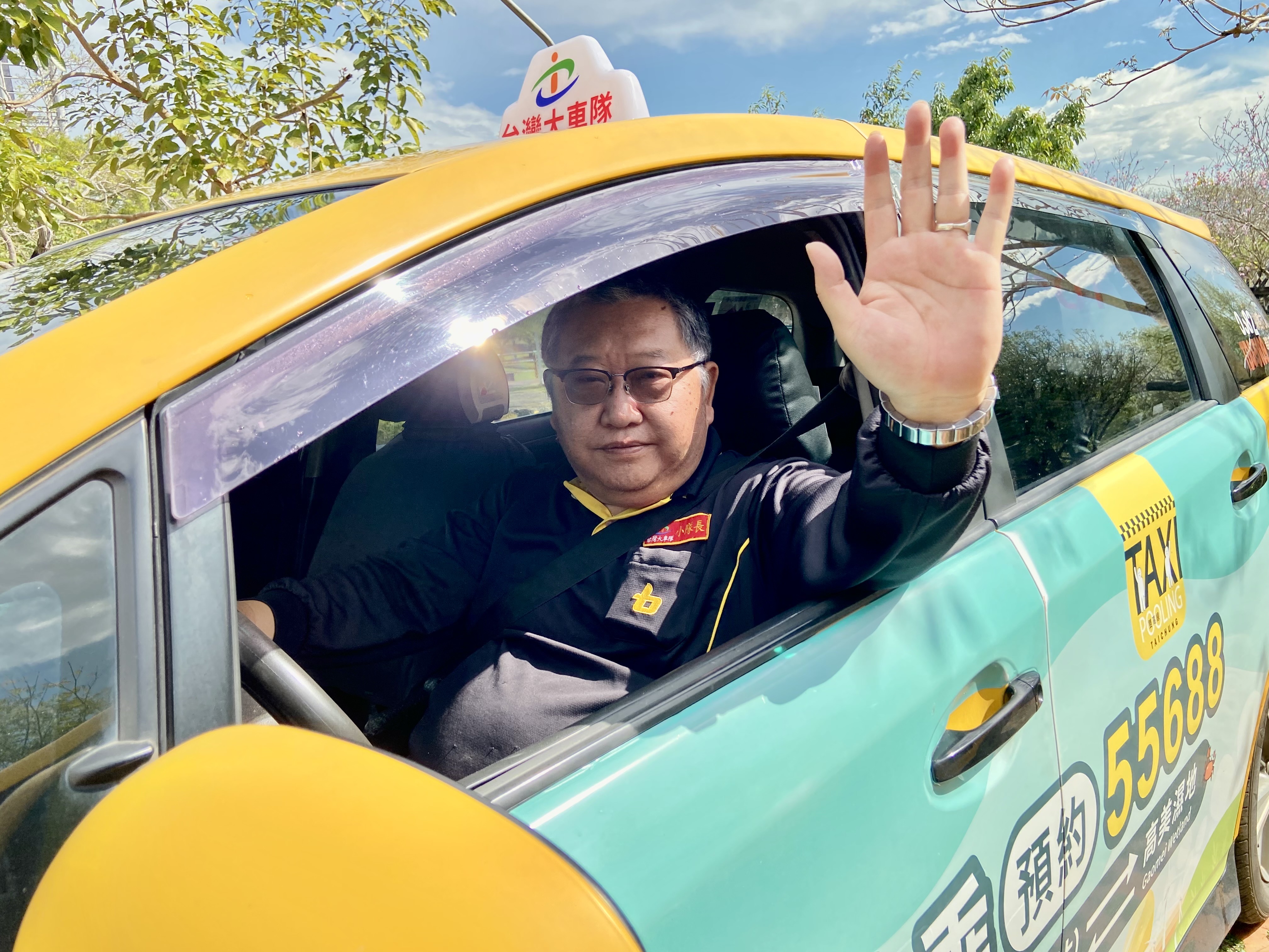 圖 台中市小黃公車駕駛陳眾城是台灣大車隊海線小隊長之一 記者王偉翻攝
