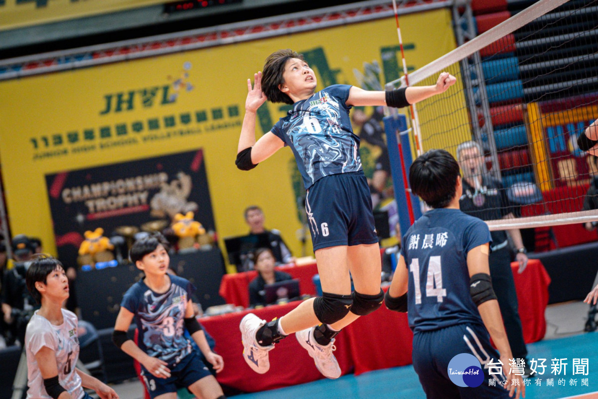 雙十女排勇奪亞軍。(高中體總提供)