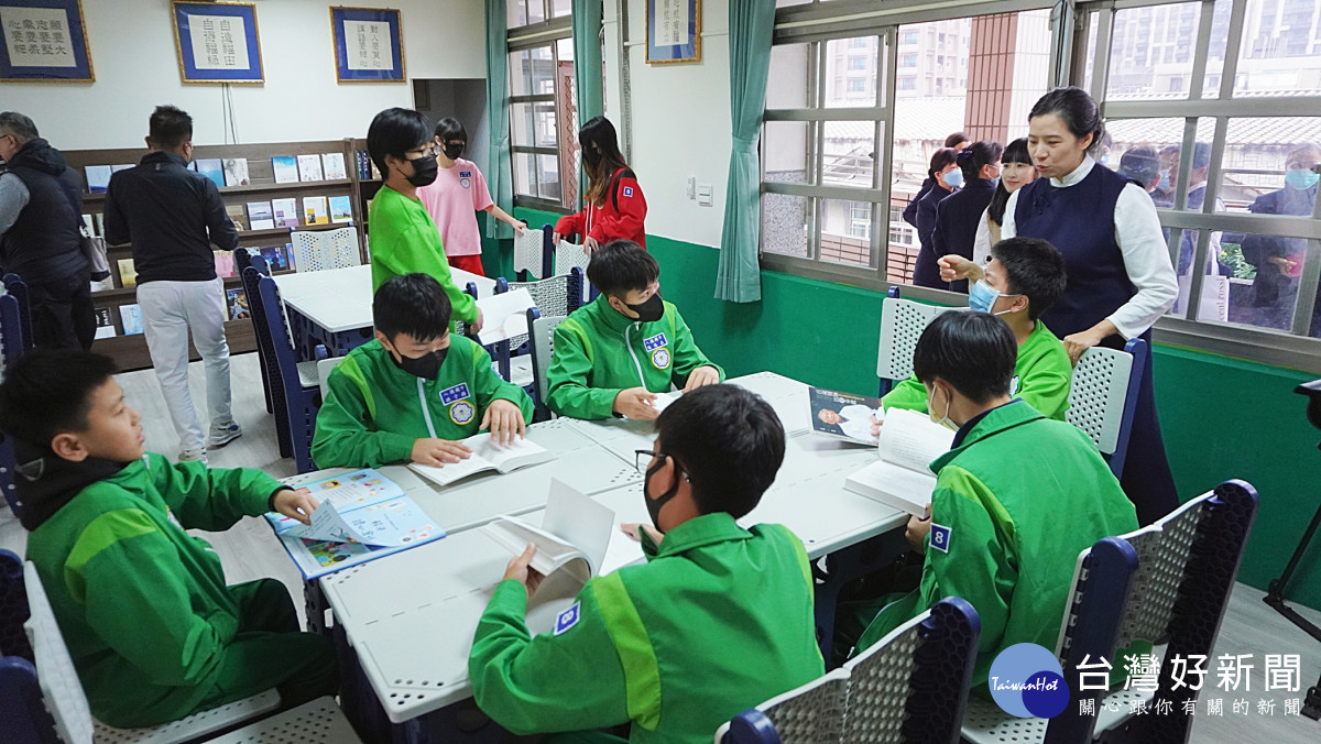 八德國中靜思閱讀書軒啟用 為學子打造心靈綠洲