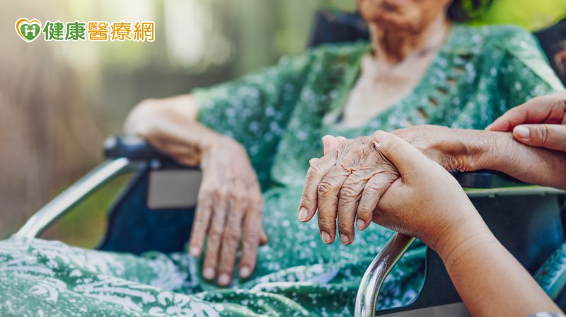 「家有兩老」需要照顧人到哪找? 晚一輩的新孝道讓照護與生活更平衡