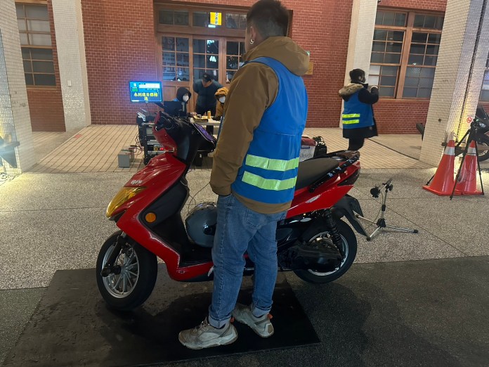展現掃蕩決心!桃警動員102名警力臨檢取締違法 56 S 36839450 0