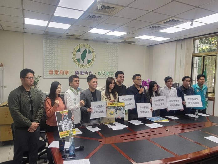 游智彬脫序大鬧立院、教會引爭議 桃議民進黨團籲張善政解聘 50 S 91758715 0