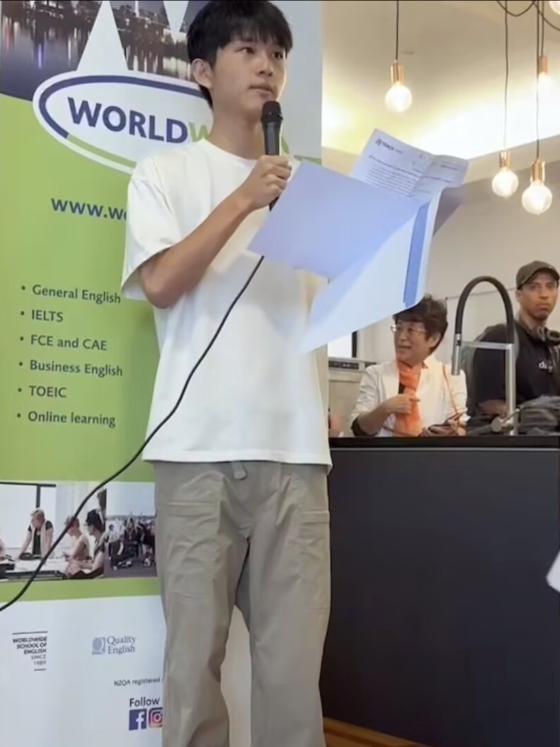 《圖說》胡立安分享學海築夢計畫提供理論與實務並重的學習機會，同時能結交益友增廣見聞。〈龍華科大提供〉