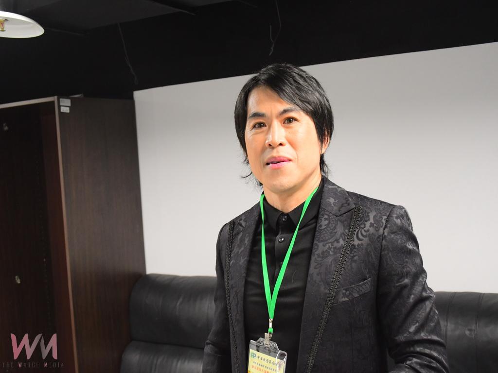 玫瑰墓樂團觸動生死的禁忌 蘇世揚醫師用搖滾唱出珍惜人生的渴望 - https://www.watchmedia01.com
