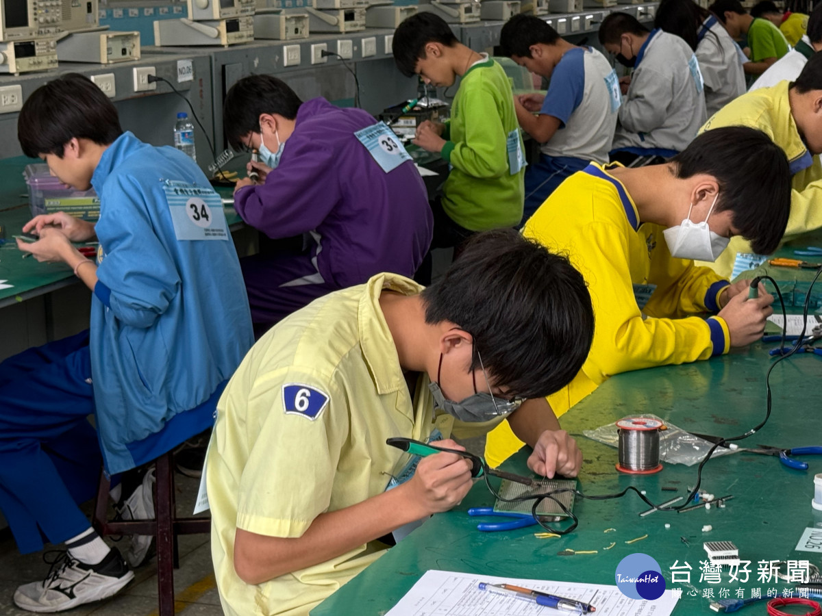 桃市國中技藝競賽熱血登場 巧手鑄夢技創輝煌