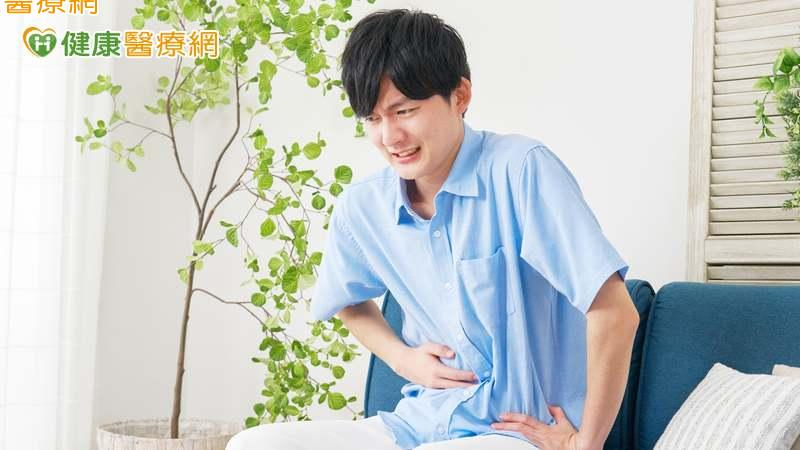 腹瀉不敢吃東西怕「越吃越拉」?喝運動飲料補電解質?醫破解5大迷思